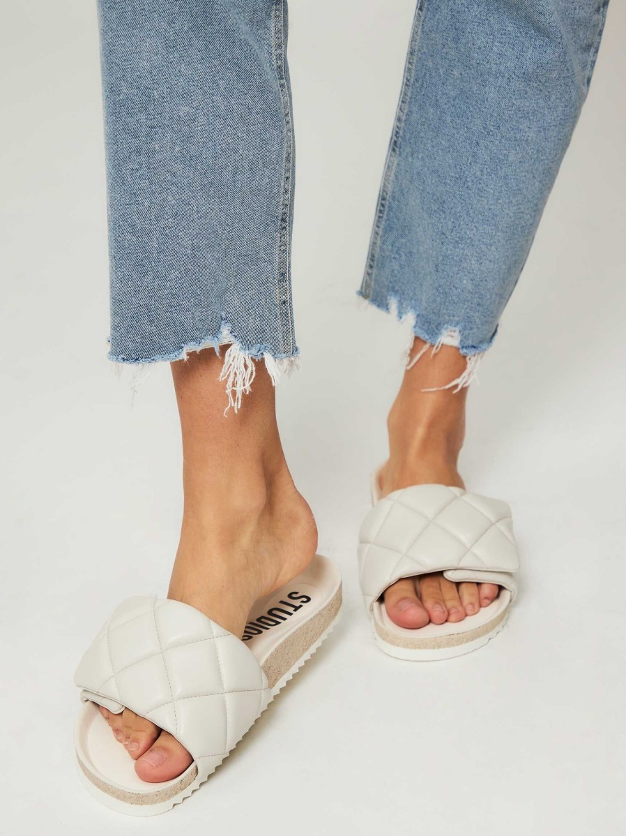 Women Copenhagen Flip Flops | Cph835, Leather Flip Flops With Quilted Pattern Cream