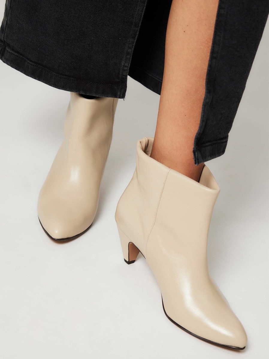 Women Anonymous Copenhagen Boots | Hilly, Leather Ankle Boots Cream