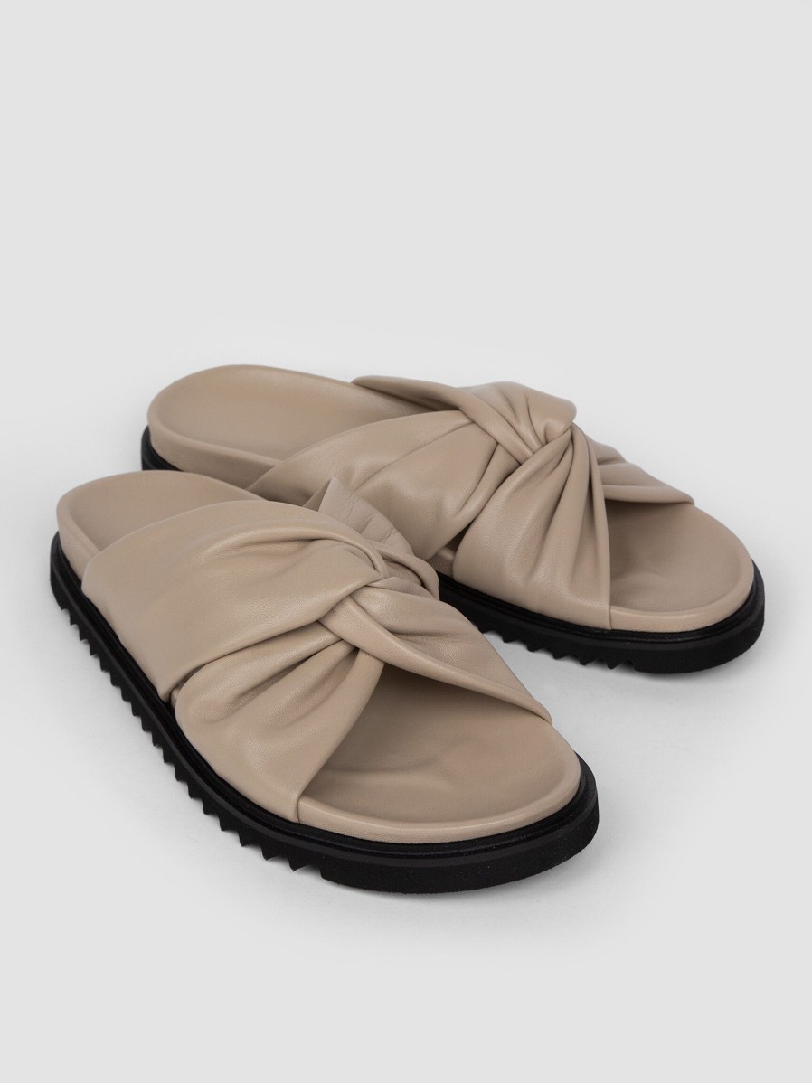 Women Ivylee Copenhagen Flip Flops | Leonora, Leather Flip Flops Sand