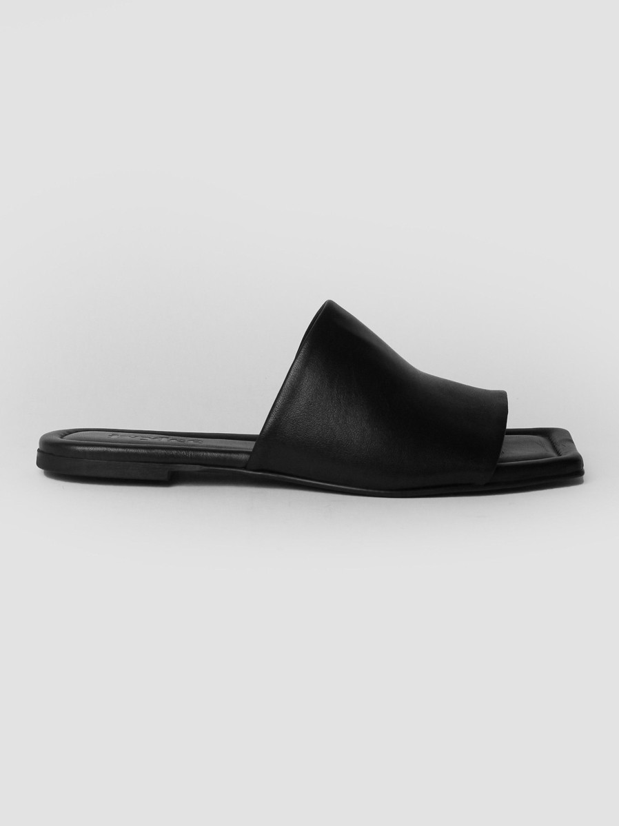 Women Ivylee Copenhagen Flip Flops | India, Leather Flip Flops Black