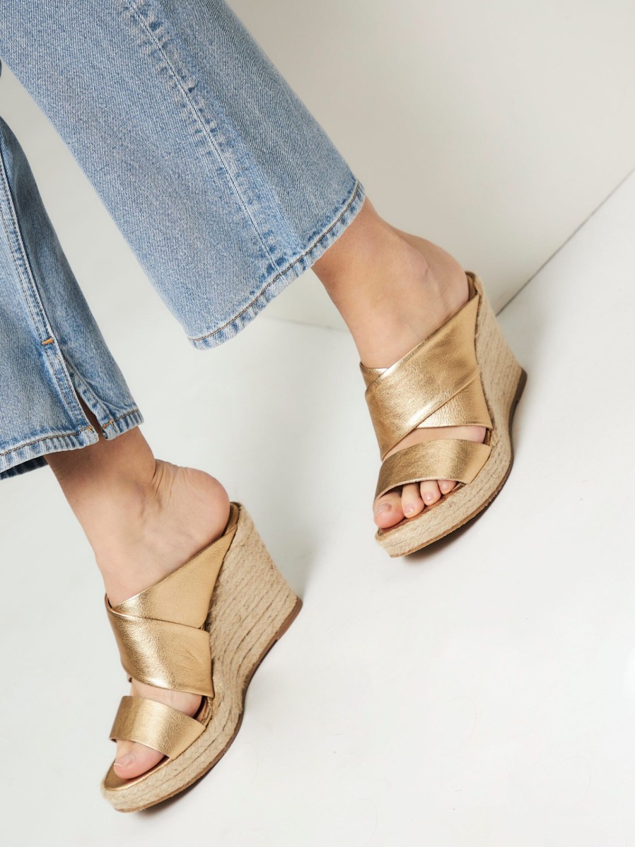 Women Ivylee Copenhagen Sandals | Bella, Leather Metallic Wedges Gold Colour